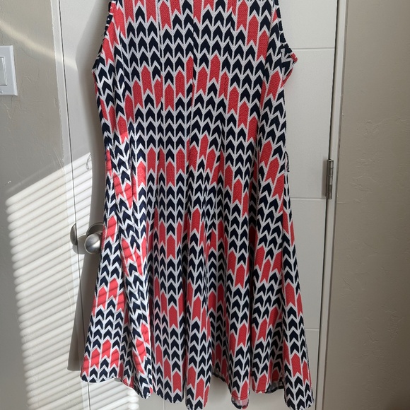 PLUS SIZE (2X)_HAANI Woman Dress (multicolor) - Picture 4 of 5